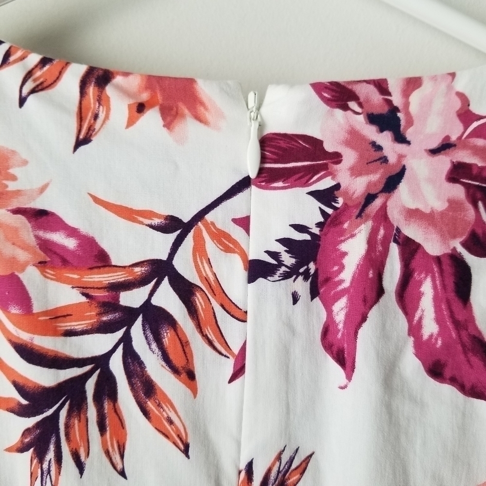 Tahari Arthur S. Levine Sleeveless Floral Tie-Waist Dress Size 4 - Picture 5 of 10